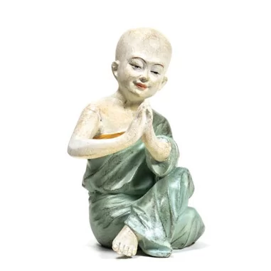 Yoga Mönch Statue Namaste grün